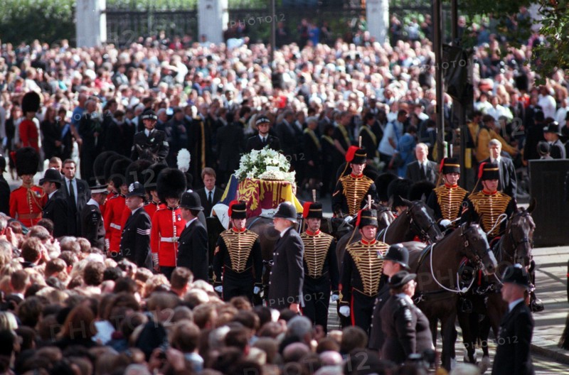 Princess Diana Funeral 6th September 1997 Princess Diana s Coffin On A Gun Carriage Approaching Westminster Abbey