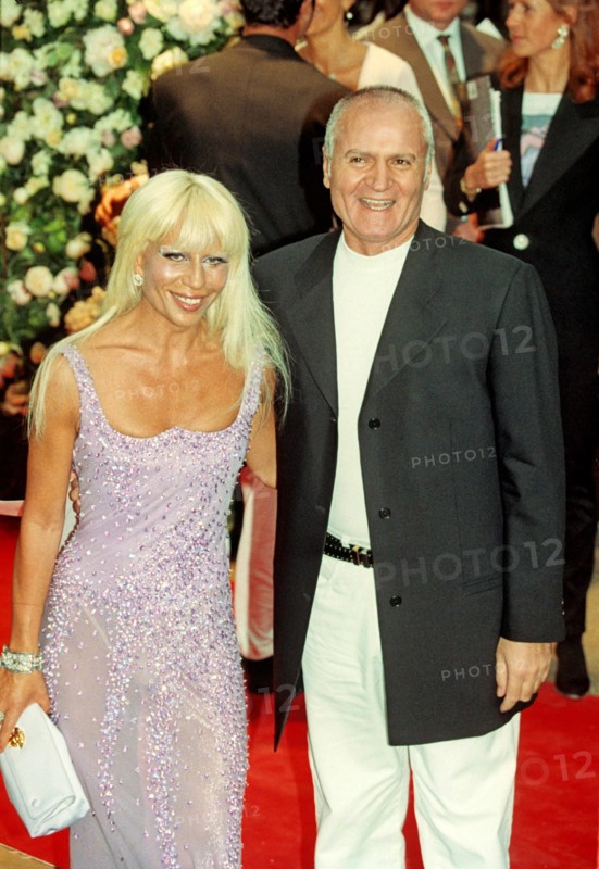 Gianni Versace arriving at his party in London, with Donatella Versace © GRANATAIMAGES
