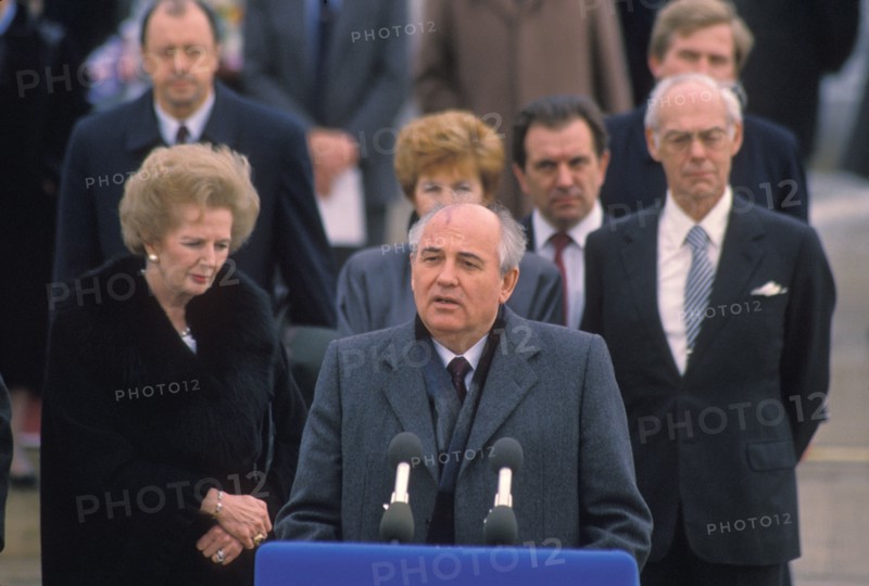 Prime minister Maggie Thatcher with Russian President Gorbachev at press conference outside 10 Downing St London 1989