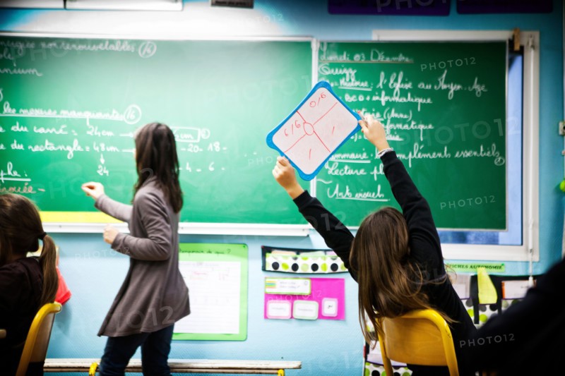 Reportage in Les Hélices Vertes primary school in Cerny, France. Year 5, year 6 multi-level class.