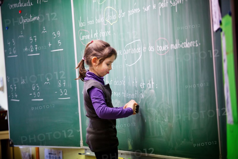 Reportage in Les Hélices Vertes primary school in Cerny, France. Year 2, year 3 multi-level class.