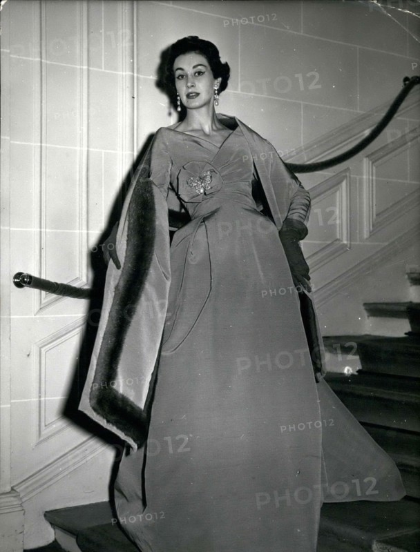 Aug. 27, 1957 - Christian Dior ''Natier'' Blue Silk Evening Gown With Fur Stole ESS