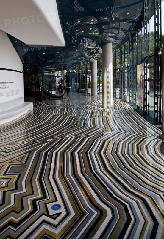 Graz, Kunsthaus, Vestibül mit Fußbodengestaltung von J. Lambie