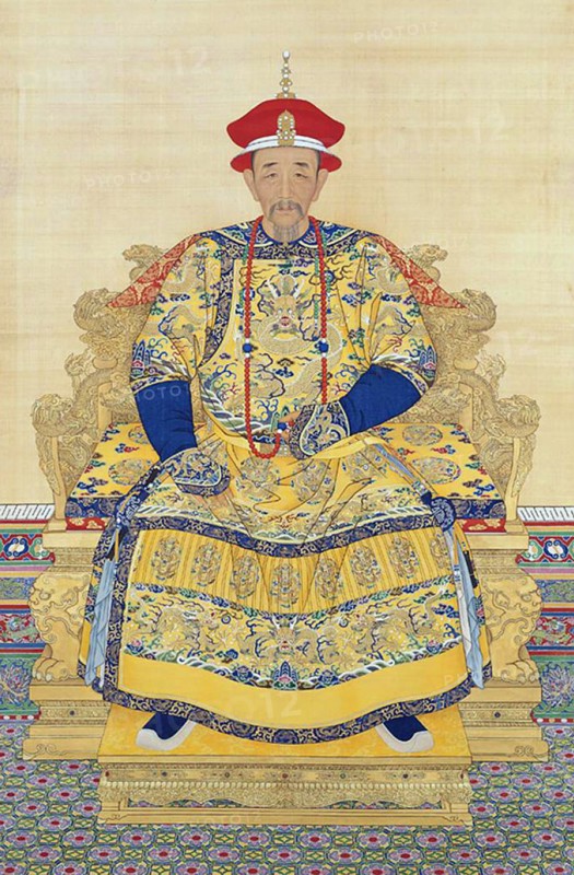 Portrait of the Kangxi Emperor in Court Dress, by anonymous court artists. Late Kangxi period. Hanging scroll, colour on silk. The Palace Museum, Beijing