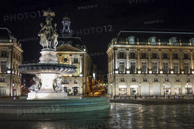 Place de la Bourse - Stock Exchange square, at night, Bordeaux, Gironde, France