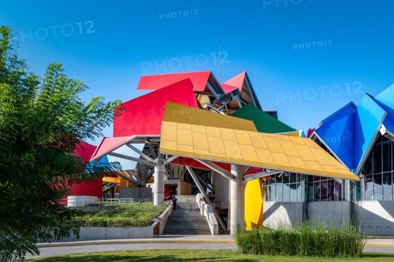 frank gehry biomuseo in panama city