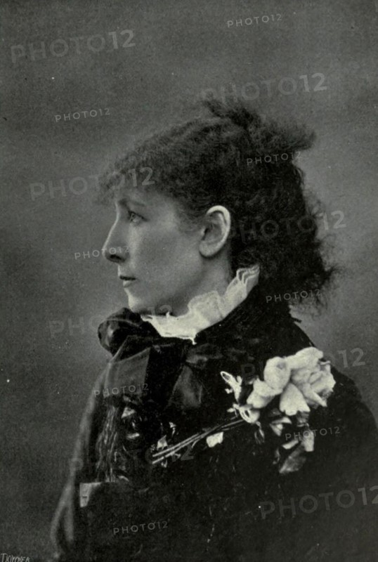 Photograph of Sarah Bernhardt.