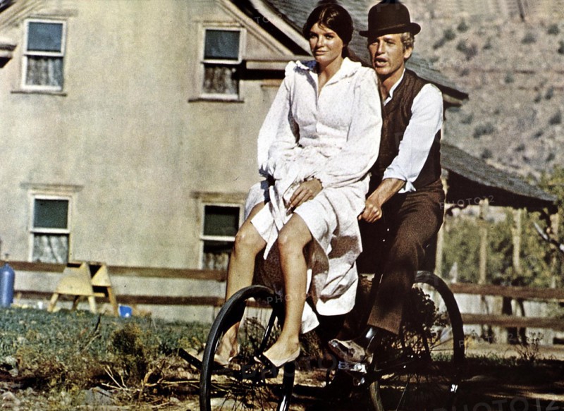 Zwei Banditen  Butch Cassidy Sundance Kid  Paul Newman, Katherine Ross Butch Cassidy (Paul Newman) faehrt Etta (Katherine Ross)