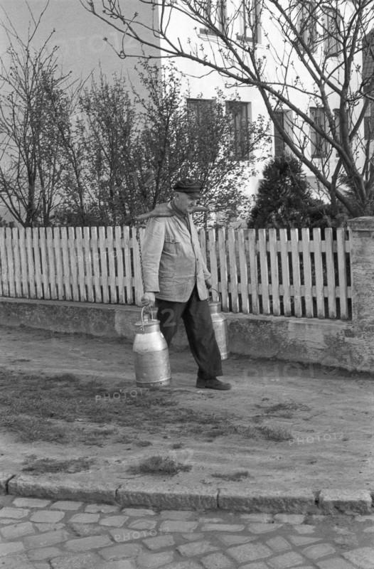 Milkman 1968 Bw