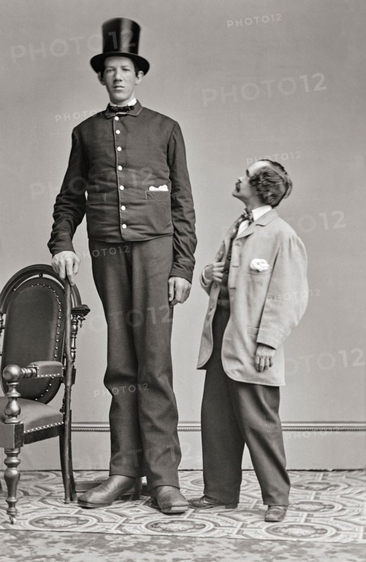 James Hugh Murphy Jr (1842-1875) was born in Waterford, Ireland and died in Baltimore, USA. Known as the Irish Giant and the Baltimore Giant, he toured with P.T. Barnum, being billed as being over 8' tall.