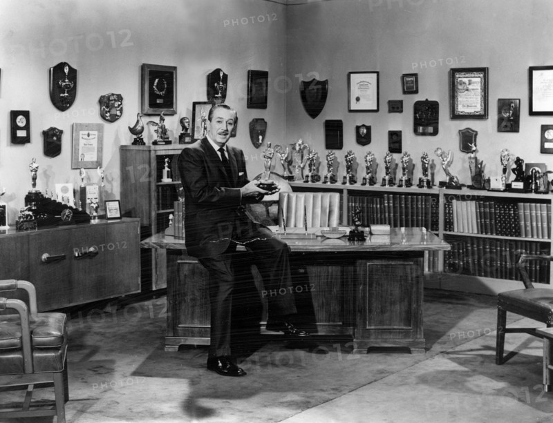 WALT DISNEY (DIR) PORTRAIT