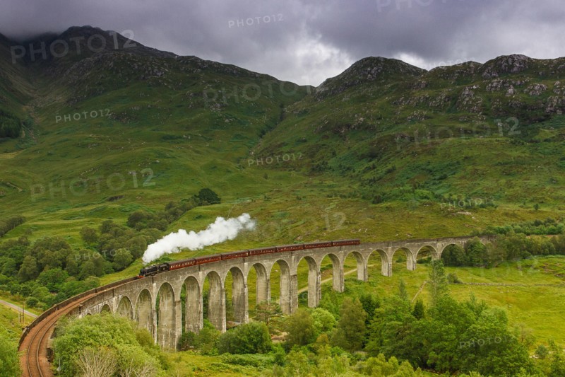 the jacobite steam train at glenfinnan