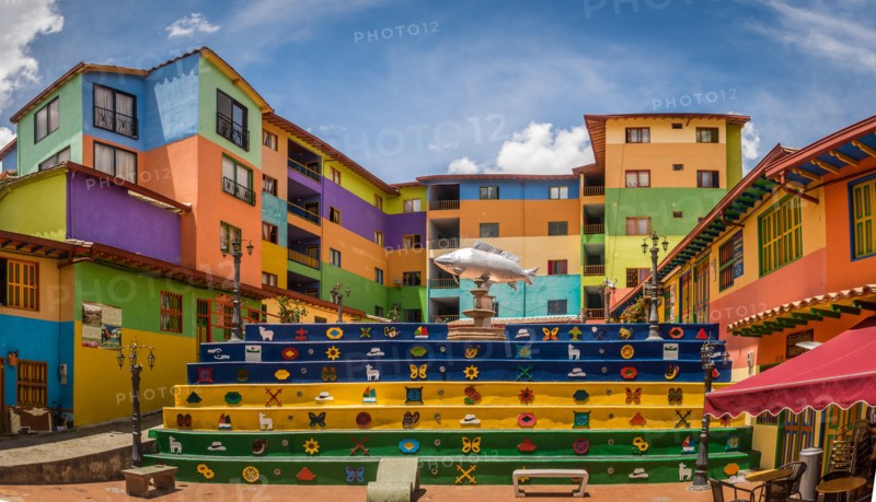 Plaza de los Zocalos - Guatape, Colombia