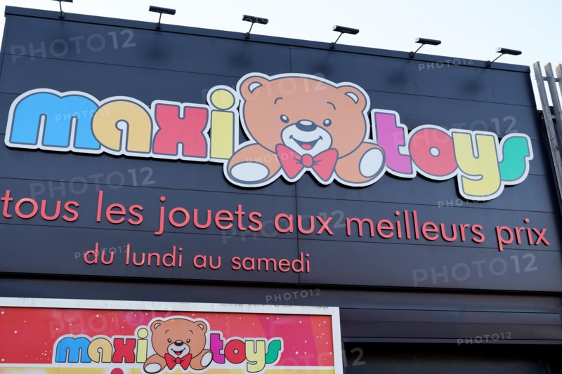 Bordeaux , Aquitaine / France - 12 04 2019 : maxitoys sign logo store Maxi Toys French shop group loan distribution to toys