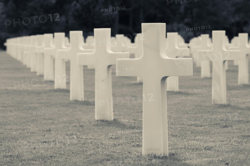 Christian crosses marking graves of fallen US soldiers, American Cemetery and Memorial, Colleville-sur-Mer, D-Day Beaches Area, Calvados, Normandy, France