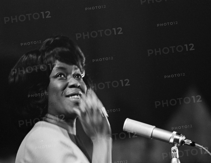 Grand Gala du Disque poplar in Kurhaus in Scheveningen Sarah VaughanDate October 12, 1963Location Scheveningen, South Holland