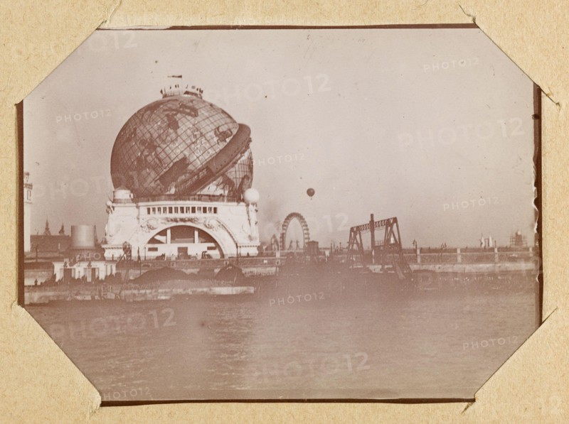 Album of the Universal Exhibition of 1900. Celestial Globe and ferris wheel Anonyme. Album de l'exposition universelle de 1900. Globe céleste et grande roue. 1900. Musée des Beaux-Arts de la Ville de Paris, Petit Palais.