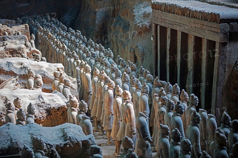 Terracotta Army, sculptures of soldiers depicting the armies of Qin Shi Huang, first Emperor of China near Xi'an / Sian, Lintong District, Shaanxi