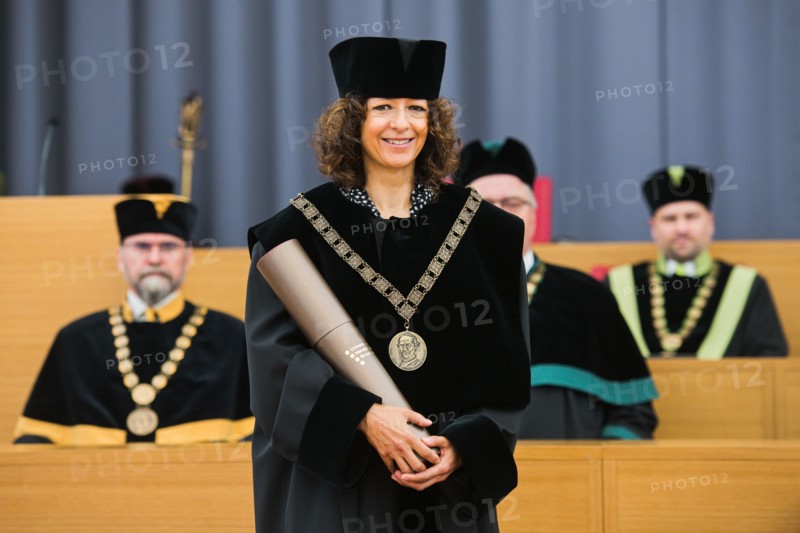 Brno, Czech Republic. 13th Sep, 2023. French Nobelist Emmanuelle Charpentier, co-author of "genetic scissors", receives an honorary doctorate from Mendel University Brno, on September 13, 2023, in Brno, Czech Republic. Credit: Patrik Uhlir/CTK Photo/Alamy Live News