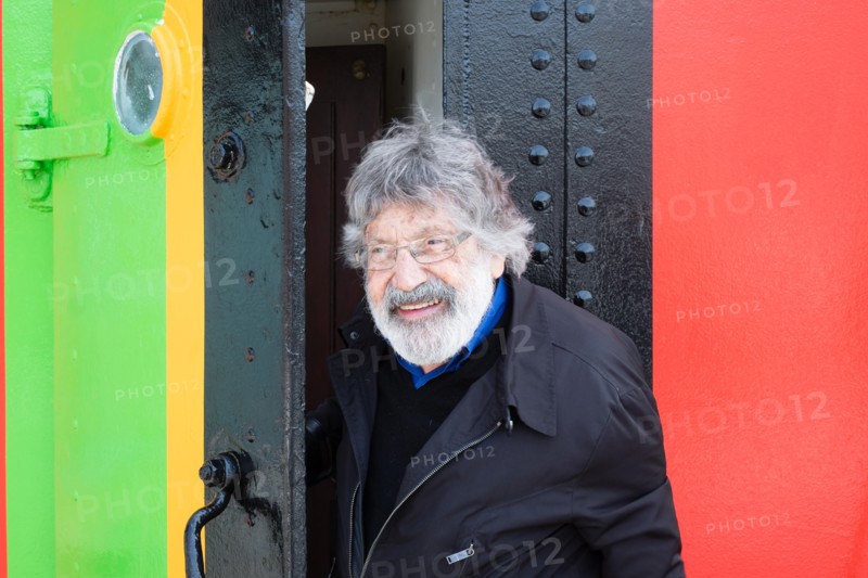 Liverpool, UK, 12th May 2014. Artist Carlos Cruz-Diez visits a freshly painted dazzle ship in Liverpool. In collaboration with the Liverpool Biennial he designed the paint scheme for the ship Edmund Gardner which is owned by National Museums Liverpool. The ship is part of the 2014 Liverpool Biennial. Credit:  Peter Carr/Alamy Live News