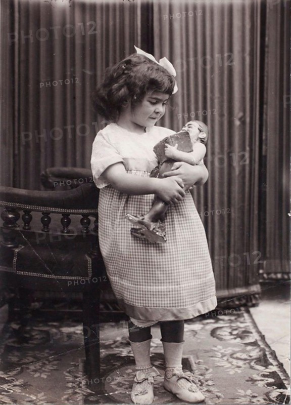 Frida Kahlo, Mexican painter, portrayed at an early age