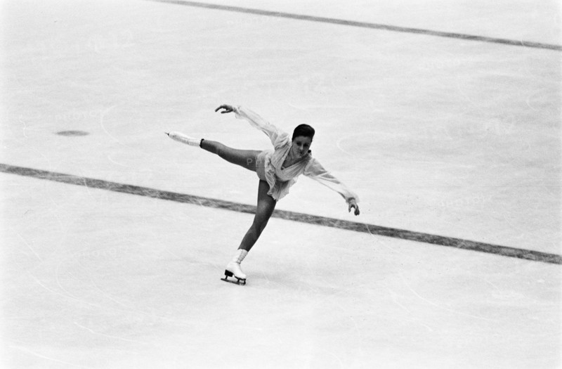 Olympic Games 1964 at Innsbruck, Nicole Hassler during freestyle, February 4, 1964, Freestyle, The Netherlands, 20th century press agency photo, news to remember, documentary, historic photography 1945-1990, visual stories, human history of the Twentieth Century, capturing moments in time