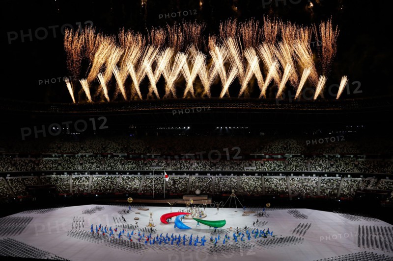 Tokyo, Japan. 2021 August 25th. Opening ceremony of the Paralympic Games Tokyo 2020. Panorama in the stadium with fireworks Credit: Marco Ciccolella/Alamy Live News