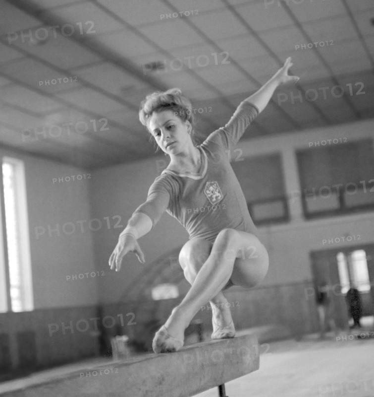 Vera Caslavska, gymnast, gymnastics, practice