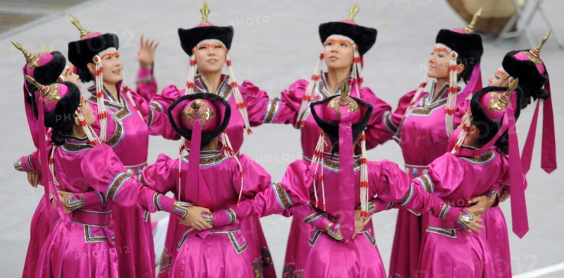 Dancers during the entertainment show prior to the Opening Ceremony of the Beijing 2008 Olympic Games at the National Stadium, known as Bird's Nest, Beijing, China 08 August 2008. ###dpa###