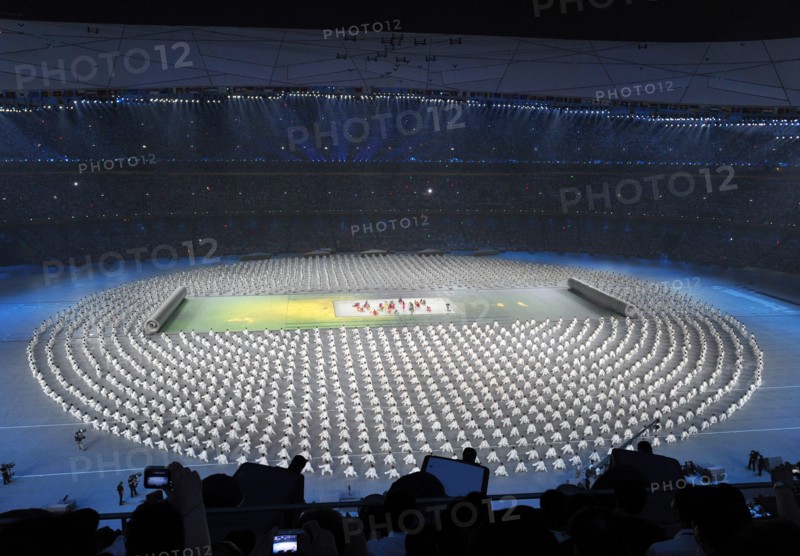 Chinese performers during the Opening Ceremony of the Beijing 2008 Olympic Games at the National Stadium, known as Bird's Nest, Beijing, China, 08 August 2008. Photo: Peer Grimm ###dpa###