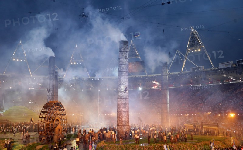 Artists perform during the Opening Ceremony of the London 2012 Olympic Games, London, Britain, 27 July 2012. The 2012 Summer Olympic Games will be held in London from 27 July to 12 August 2012. Photo: Michael Kappeler dpa  +++(c) dpa - Bildfunk+++
