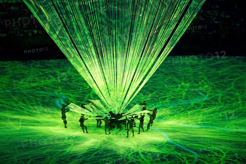 Rio de Janeiro, RJ, Brazil. 5th Aug, 2016. XXXI OLYMPIC GAME OPENING CEREMONY: Performers participate in the opening ceremony at Maracana Stadium during the 2016 Rio Summer Olympics games. © Paul Kitagaki Jr./ZUMA Wire/Alamy Live News