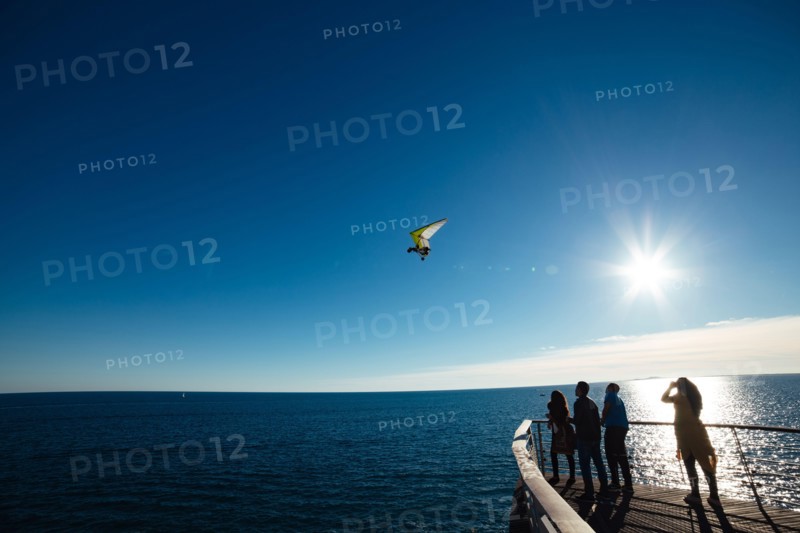 Paramotoring in the south of France with people watching