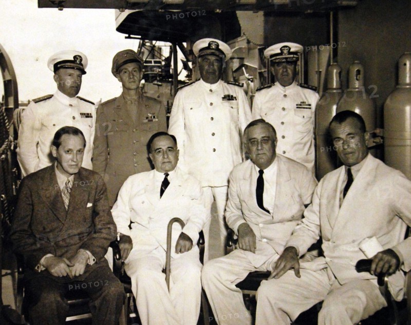 U.S. President Roosevelt and Brazilian President Getulio Vargas aboard USS Humboldt (AVP-21), 1943 (25132077365).