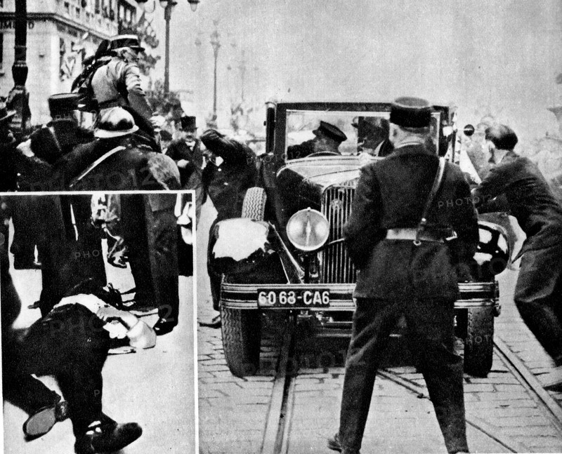 1934 - The moment of Assassination in Marseilles, France, of King Alexander of Yugoslavia (Alexander the Unifier) & M Barthou, French Minister  (The body of the Assassin, Bulgarian revolutionary Vlado Chernozemski is inset inset)