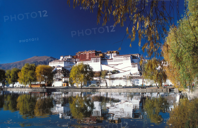 Potala Palace in Lhasa, UNESCO World Heritage Site, Lhasa, Tibet, China, Asia