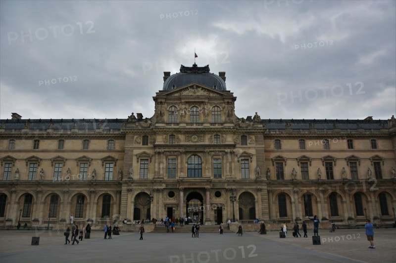 Perrault’s Colonnade Square and the Louvre Museum