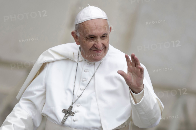 Pope Francis greets the faithful as he arrives to lead his Weekly General Audience in St. Peter's Square. (Photo by Giuseppe Ciccia / Pacific Press)