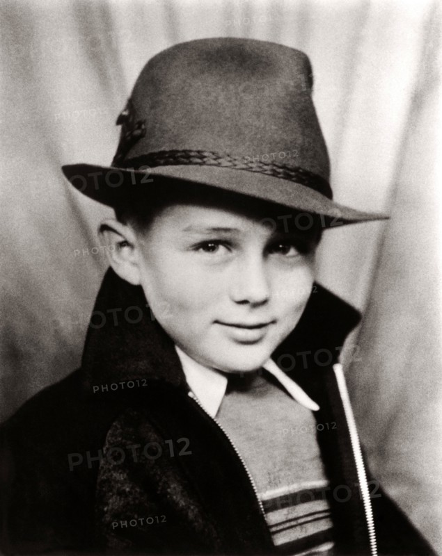 1941 ca , Santa Monica , California : The future movie legend superstar JAMES DEAN ( 1931 - 1955 ), aged 10 . - CINEMA - portrait - attore - ritratto