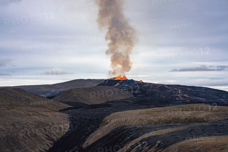 fagradalsfjall,volcanic eruption on the reykjanes peninsula,iceland
