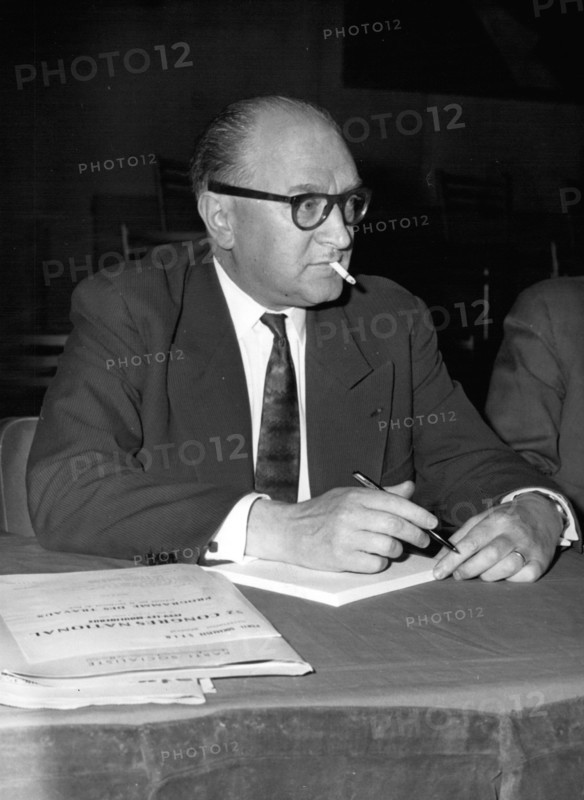 Dec. 21, 1976 - Guverture Du Congres SFIO A ISSY-Les-Moulineaux - Le Congress Socialiste Vient Be S'Ouvrir Ce Matin A Issy-Les-Moulineaux - NPM/Un Gros Plan De M. Guy Mollet Dans La Tribune, Assistant A La Seance Du Congres. (Credit Image: © Keystone Pictures USA/ZUMAPRESS.com)