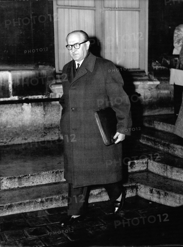 Dec. 21, 1973 - M. Guy Mollet Might Resign to Show His Disagreement with the Government Economical Politic. OPS: M. Guy Mollet, Minister of State, leaving the Hotel Matignon after the special cabinet meeting on Financial problems convened yesterday by Premier Charles De Gaulle. (Credit Image: © Keystone Pictures USA/ZUMAPRESS.com)