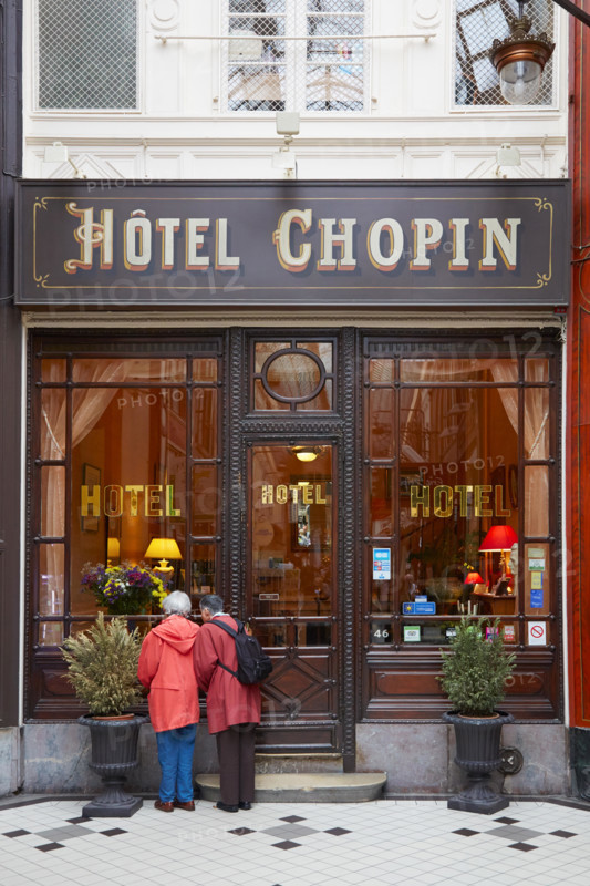 Paris, Passage Jouffroy, typical hotel Chopin window