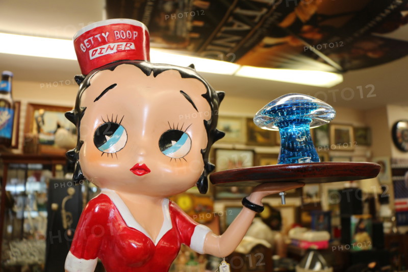 Betty boop statue , statue holding mushroom , waitress holding serving tray