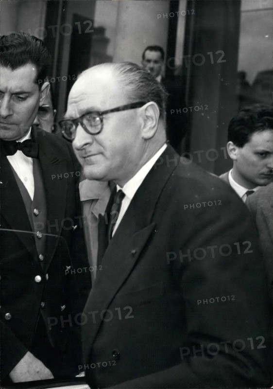 President Coty received today M. Guy Mollet. 21st Dec, 1963. OPS: M. Guy Mollet leaving Elysee © Keystone Pictures USA/ZUMAPRESS.com/Alamy Live News
