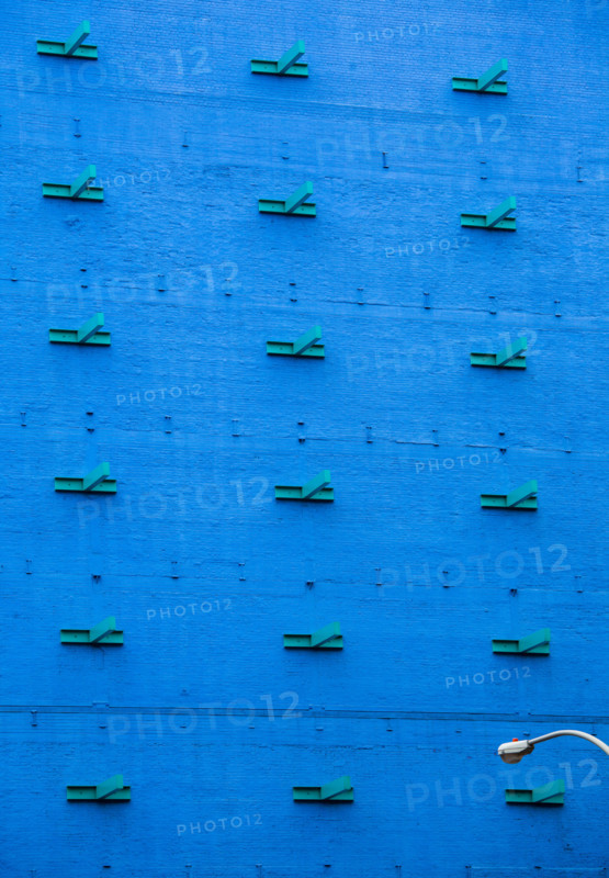 Building wall