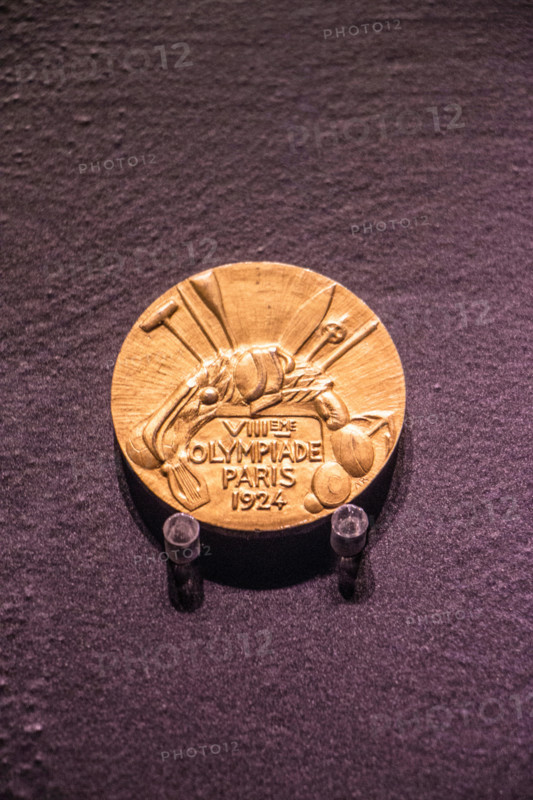 Medalha da olimpíada de 1924 (Paris) - Exposição "Jogos Olímpicos: Esporte, Cultura e Arte" - Acervo do Museu Olímpico do COI,  Medal 1924 Olympics, P