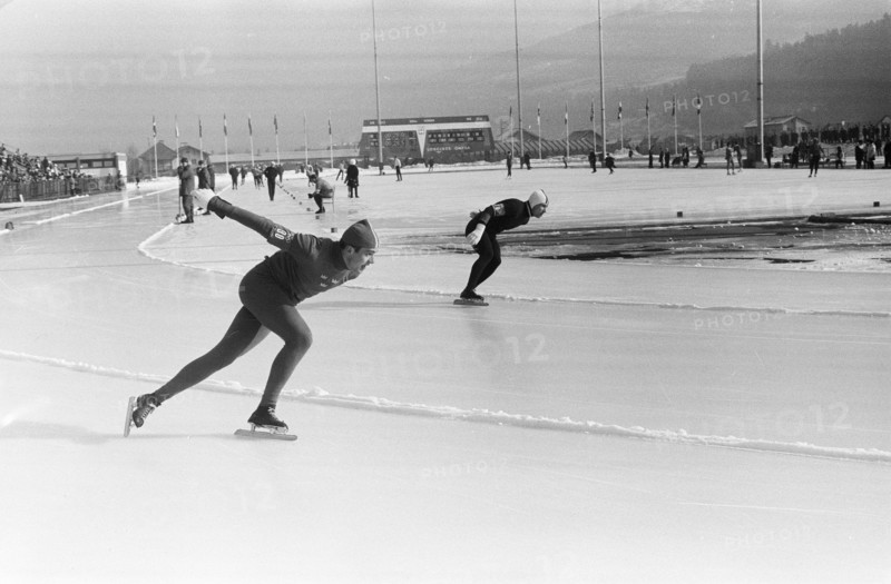 Winter Olympics 1964 Ivar Nilsson (Sweden) in action at the 1500 meters. In Lane Bud Campbell (United States). Date: January 31, 1964 Location: Innsbruck, Austria Keywords: skating, sports Person Name: Campbell, Bud, Nilsson, Ivar Institution Name: Winter Olympics