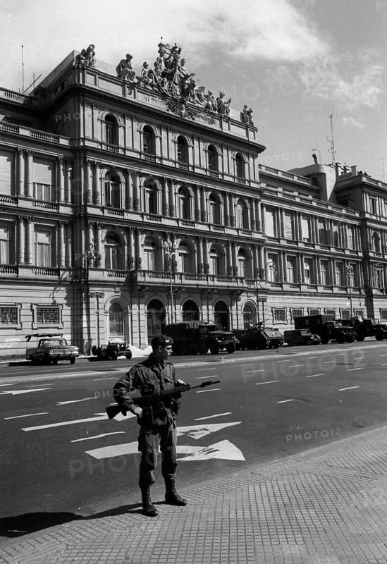 Government House (Casa Rosada) during the March 24th, 1976 coup d´etat dethroning Argentine President Isabel Perón from power, Buenos Aires, Argentina
