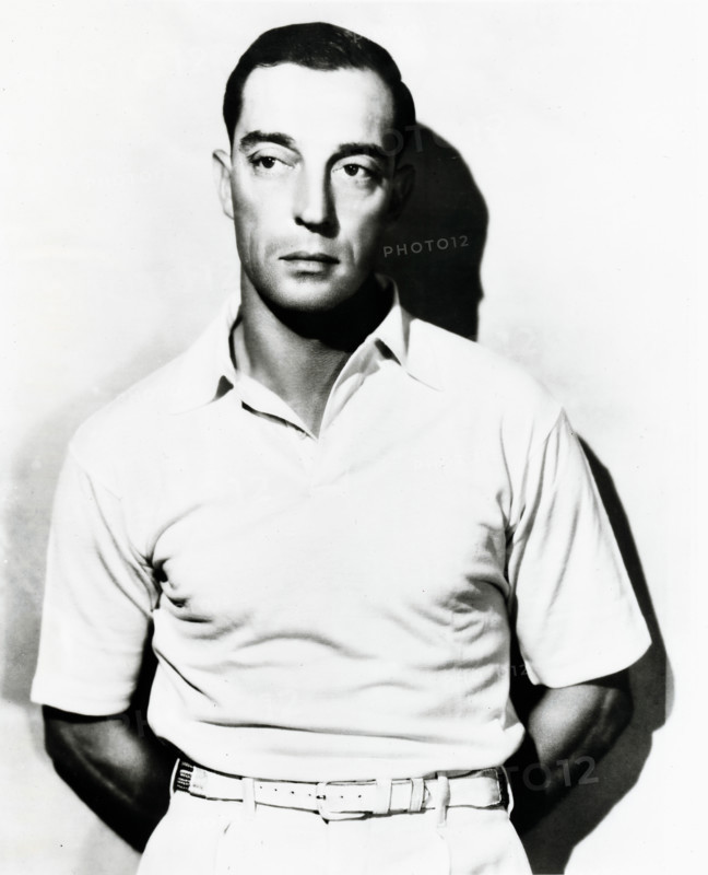 Der US-amerikanische Schauspieler Buster Keaton (1895 - 1966), lässig, ca. Ende der 1920er Jahre.